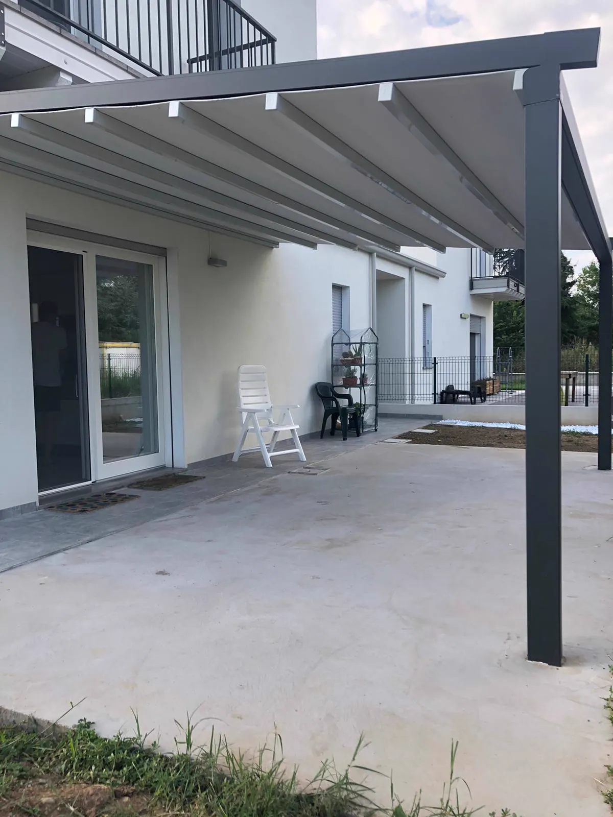 Pergola TendaBerg su terrazzo